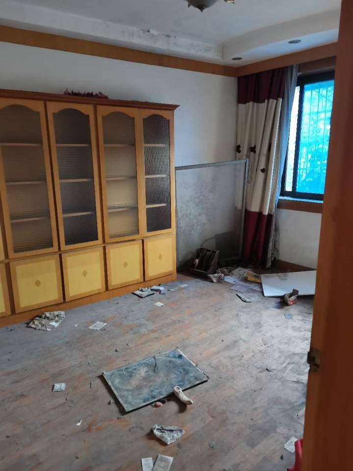 荊州市荊州城南開(kāi)發(fā)區(qū)西堤街南側(cè)御河村二組房地產(chǎn)(圖7) 荊州市荊州城南開(kāi)發(fā)區(qū)西堤街南側(cè)御河村二組房地產(chǎn)(圖7)